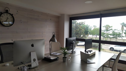 Compartim despatx tipus coworking a Canet de Mar